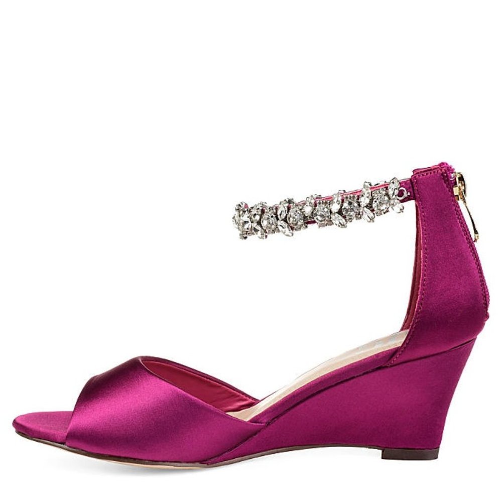 Journee Collection Color Berry Size 7